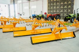 Lame niveleuse portée (آلة تسوية محمولة)